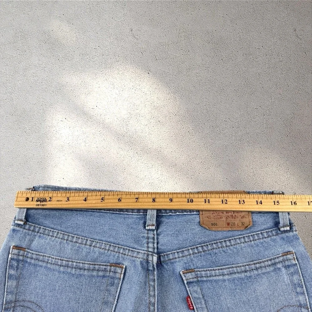 Vintage Levis 501 XX Button Fly Denim Jeans Fits 31x26 Light Wash USA‎